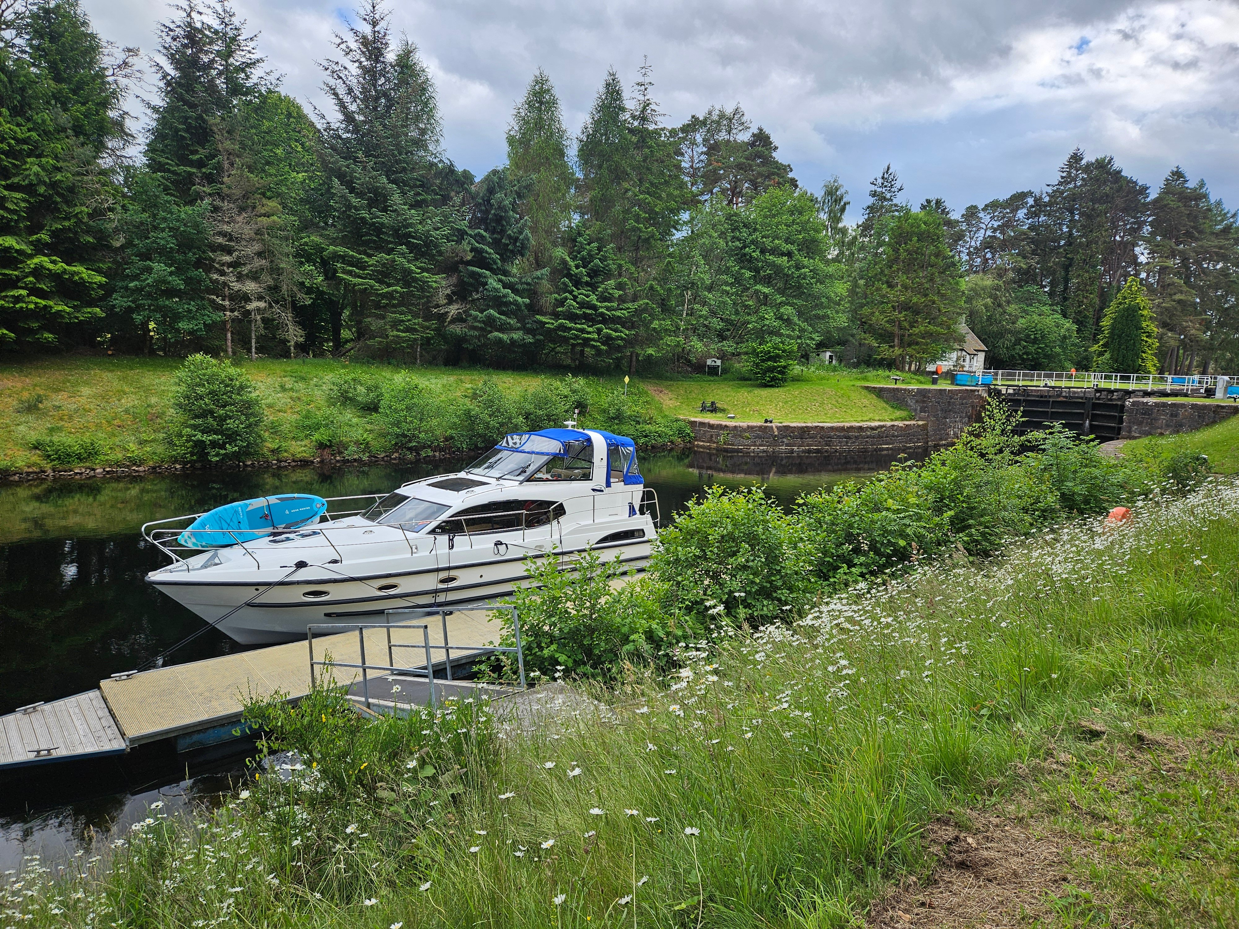 Discover Why Caley Cruisers is the Best Choice for Boat Hire - kytra 1
