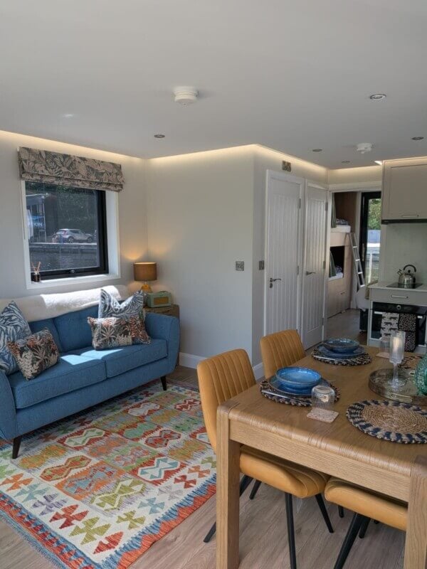 Houseboat - view inside